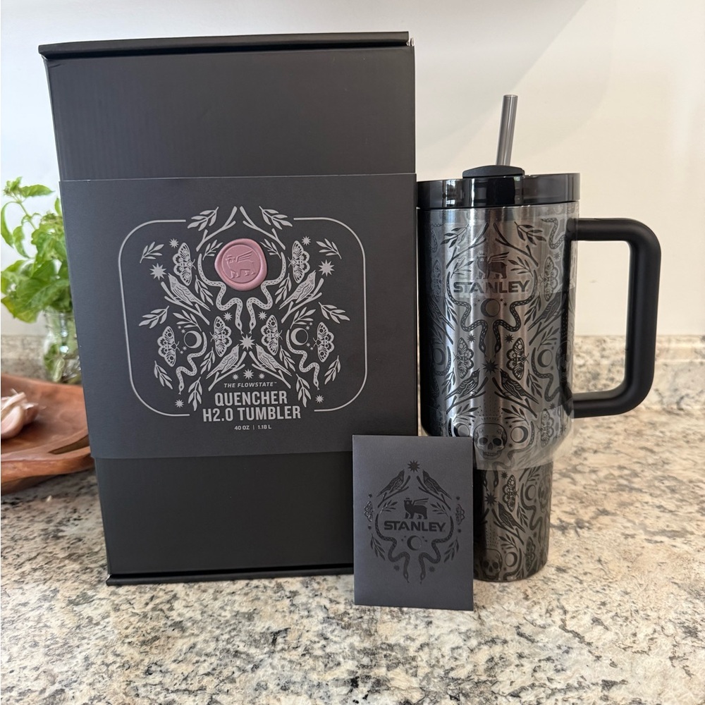 Stanley Deadly Damask Halloween 40oz Quencher H2.0 Tumbler